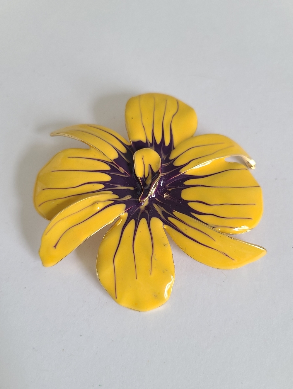 Vintage Mid Century Gold Tone Yellow Purple Enamel Flower Floral Brooch Pin